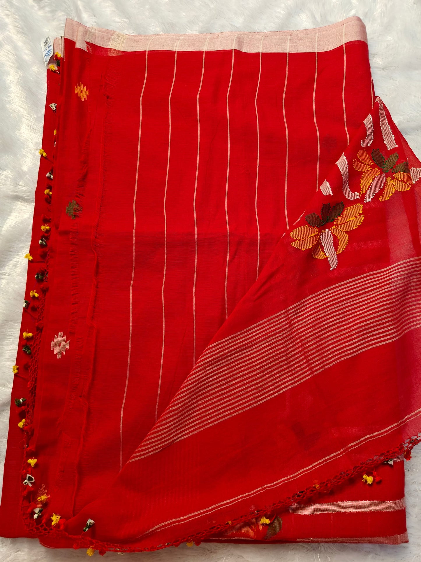Red Tangail Jamdani handloom cotton saree – drape and blouse view