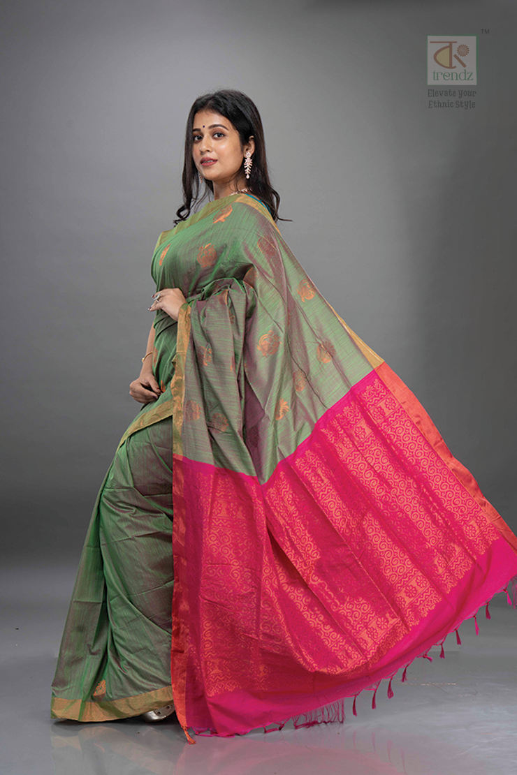 Dual Tone Gadwal Cotton Silk Saree – Fern Green Side View | Gadwal Silk Saree Online | Bong Trendz