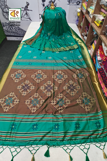 Viswa Bangla Kalakshetra Malai Silk Saree – Green | Malai Silk Saree | Bong Trendz